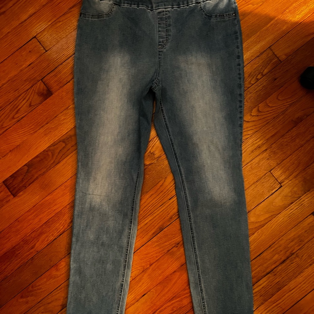 Chico’s pull on Jeggings